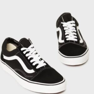 Fashionable single-piece comfortable sneakers