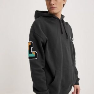 Men's Oversized Embroidered Hoodie: Retro-Inspired Comfort